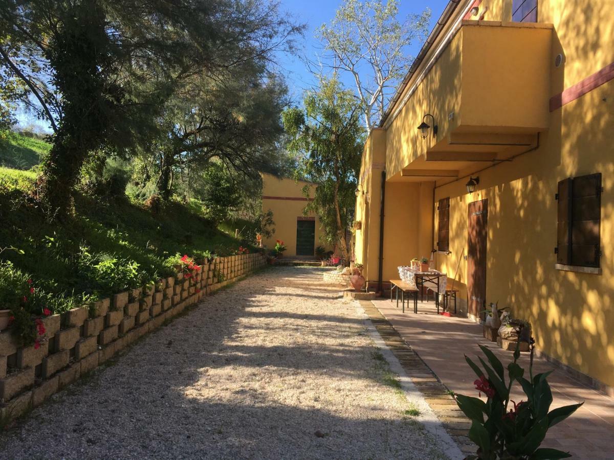 Agriturismo Fattoria Del Colle Villa Iesi Kültér fotó