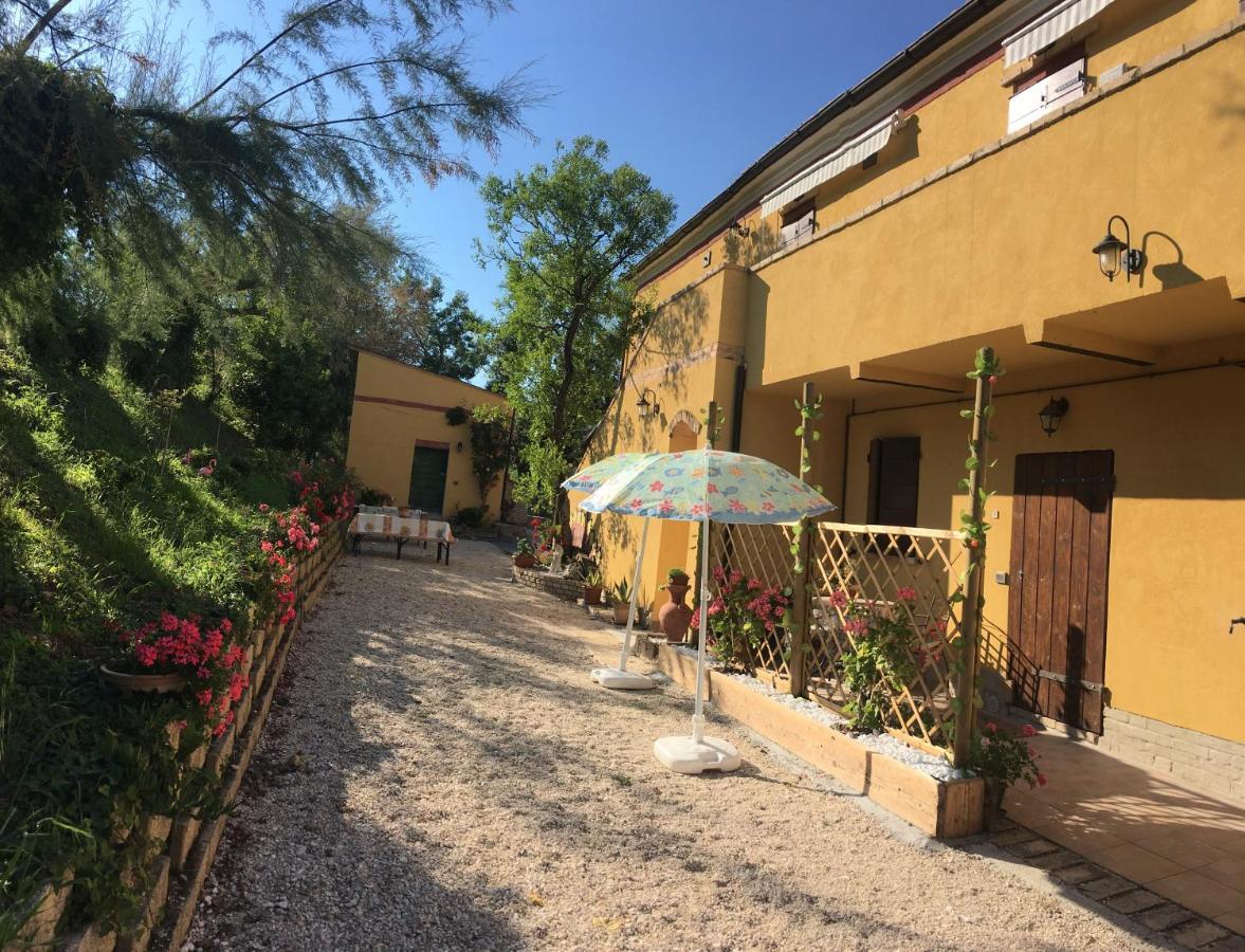 Agriturismo Fattoria Del Colle Villa Iesi Kültér fotó